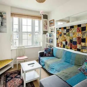Stylish Flat Near Tower Bridge London